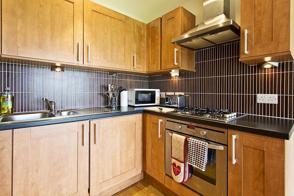 Lochend Park View Apartment Единбург Номер фото
